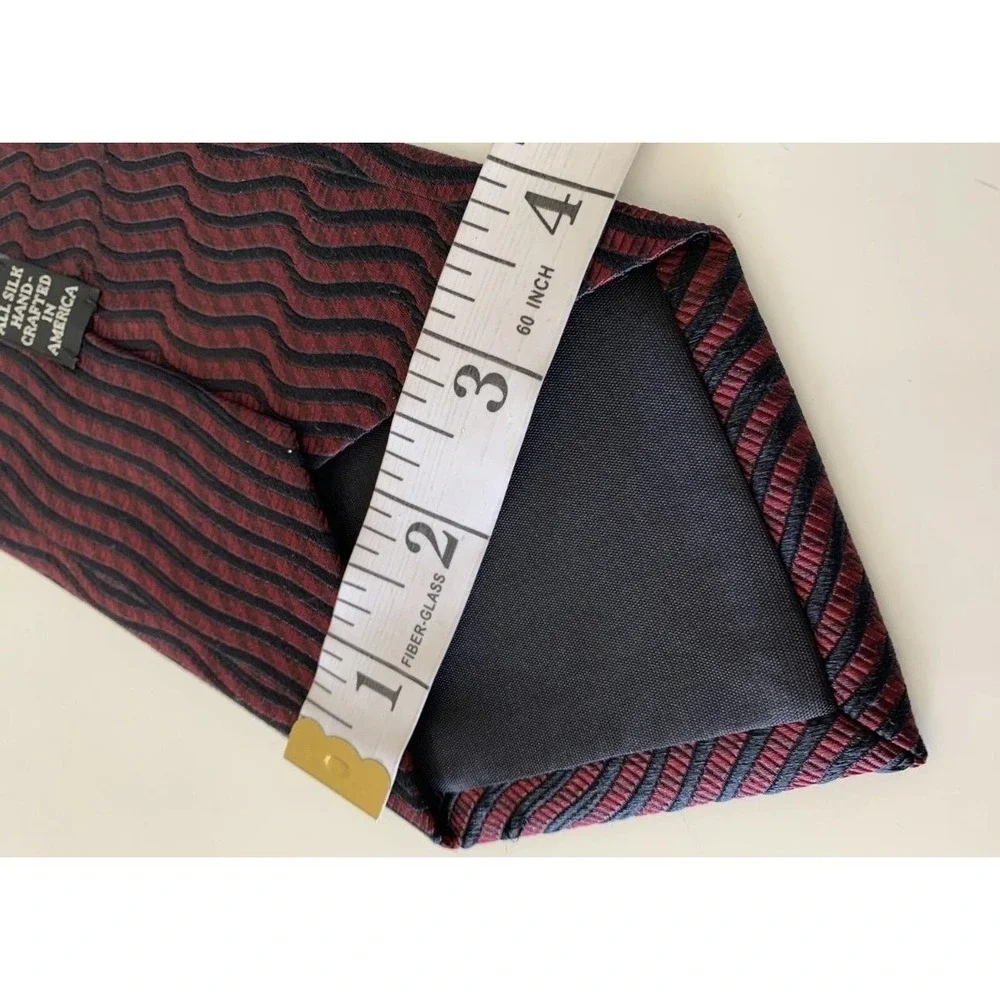 VTG J.Z. Richards Tie‎ Mens One Size Red Black Silk Geometric Wave Handcrafted